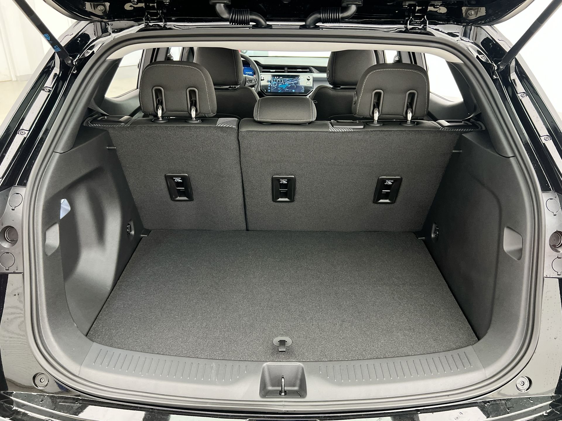 2027 Chevrolet Bolt LT - Photo 77
