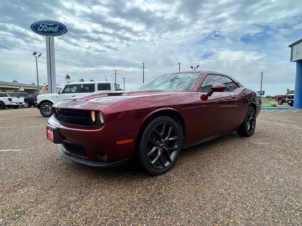 Used 2020 Red Dodge SXT image 3