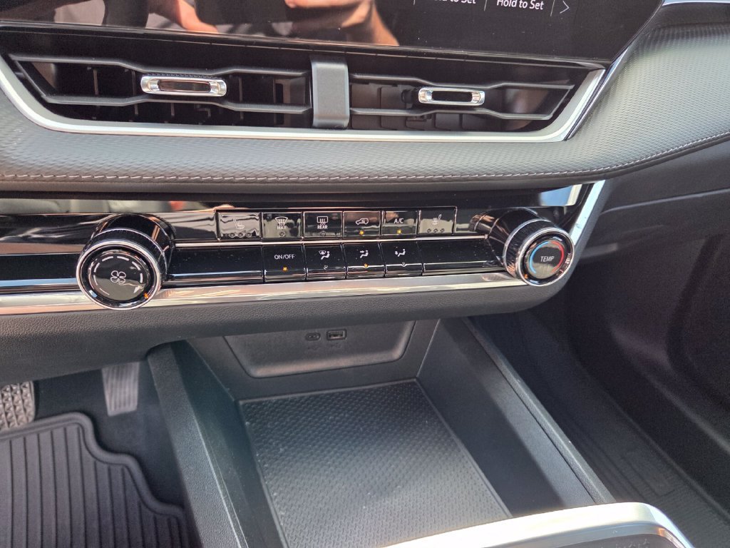 2026 Chevrolet Equinox LT - Photo 24