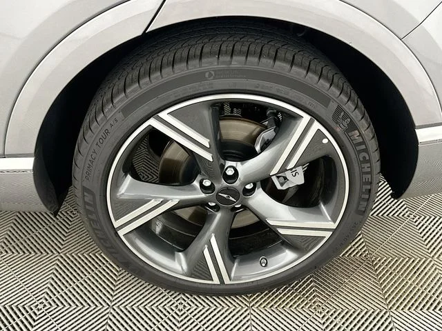 New 2026 Silver Genesis 2.5T Prestige image 23