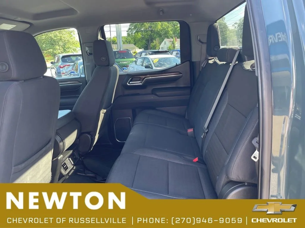 Used 2025 Cypress Gray Chevrolet LT image 33