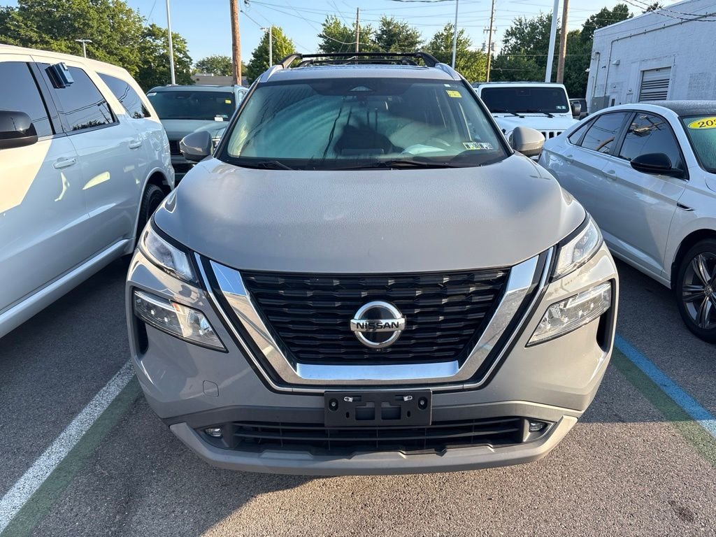 Used 2021 Gray Nissan SL image 2