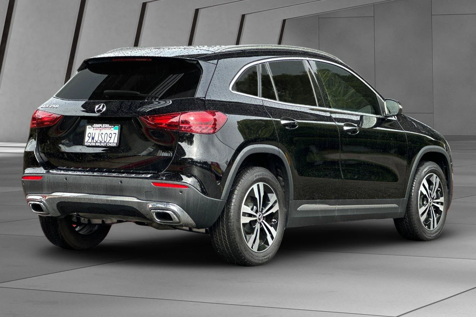 Used 2025 Black Mercedes-Benz GLA 250 image 4