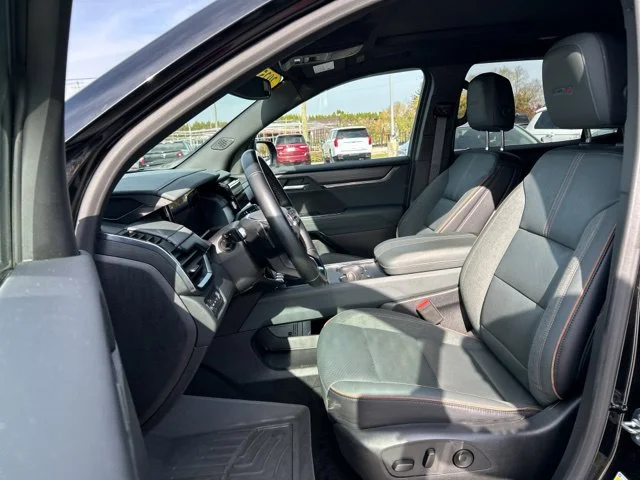 Used 2025 Black GMC AT4 image 30