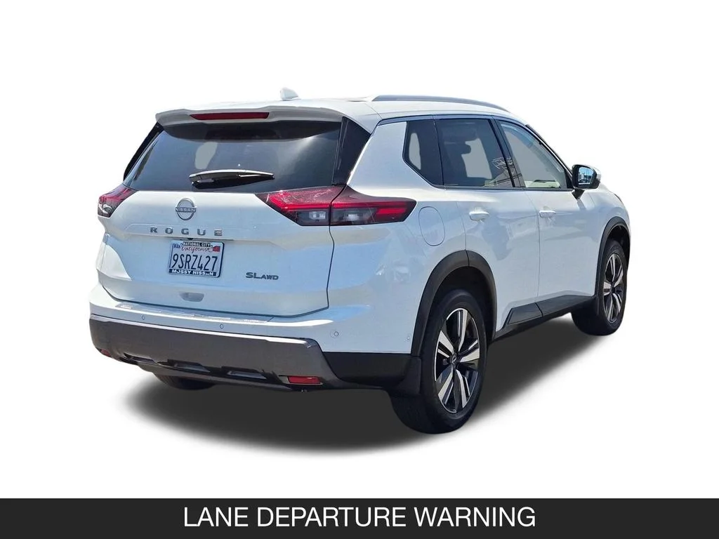 Used 2025 White Nissan SL image 9