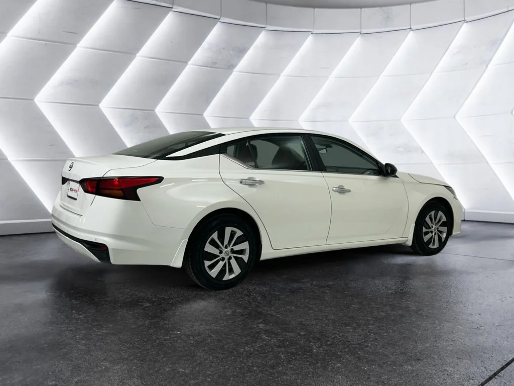 Used 2024 White Nissan 2.5 S image 4