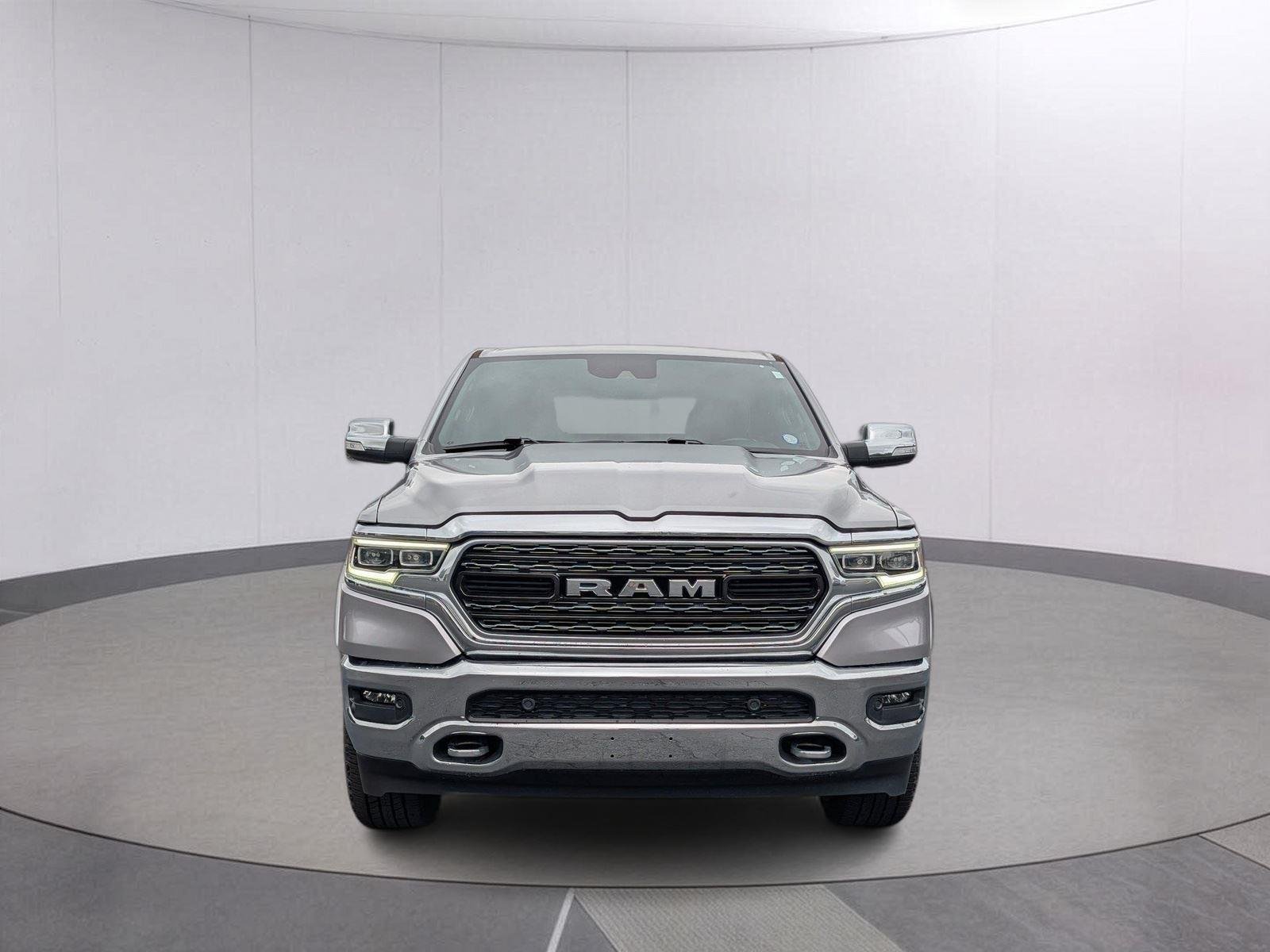 Used 2022 Billet Silver Metallic Clearcoat Ram Limited image 9