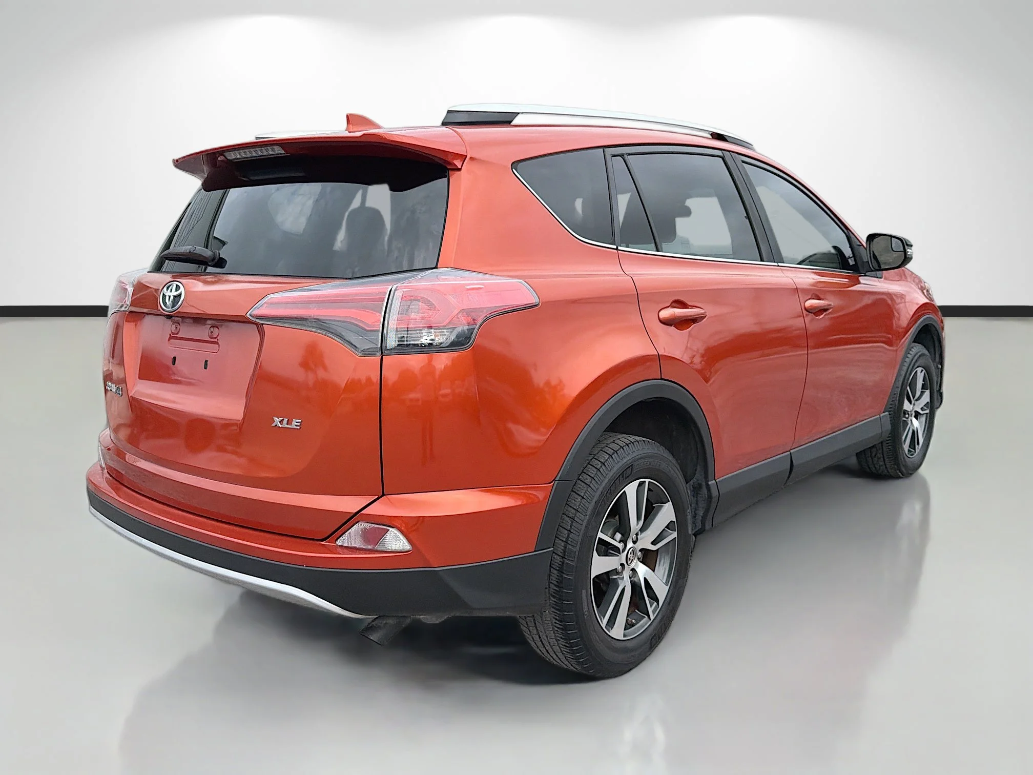Used 2016 Hot Lava Toyota XLE image 3