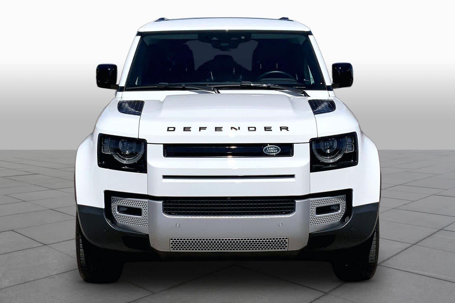 Used 2024 Fuji White Land Rover S image 4