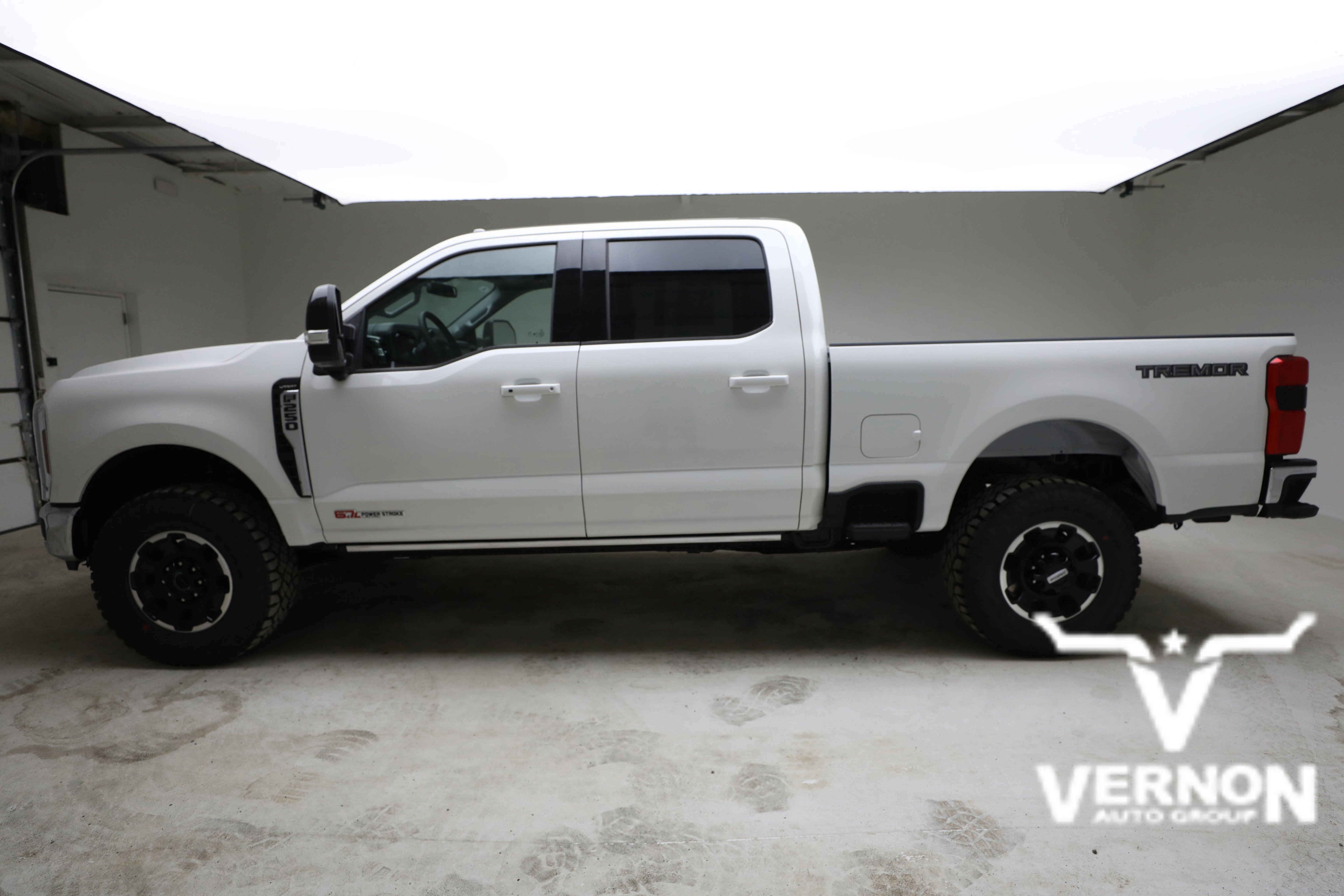 New 2026 Star White Metallic Tri-Coat Ford  image 2
