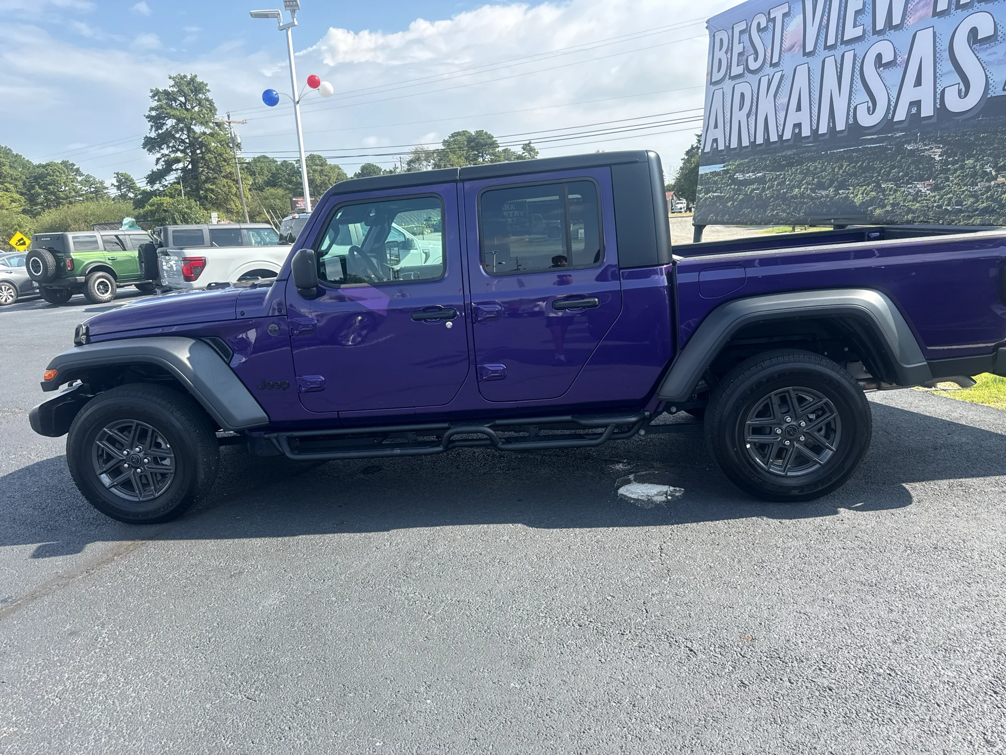Used 2026 Reign Jeep Sport S image 8