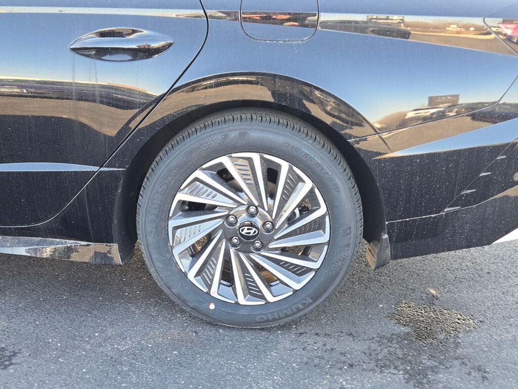 New 2026 Black Hyundai Limited image 17