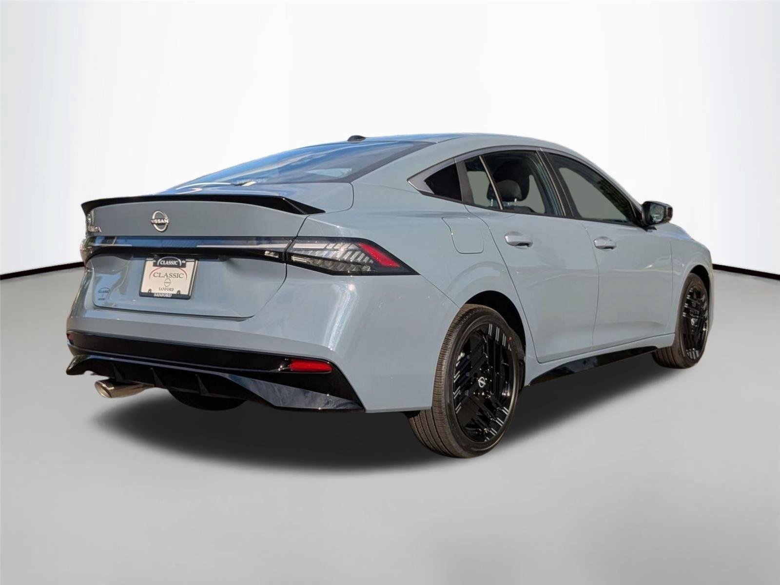 New 2027 Atlantic Gray Metallic / Super Black Two-tone Nissan SR image 5