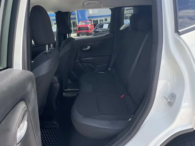 Used 2023 White Jeep Altitude image 10
