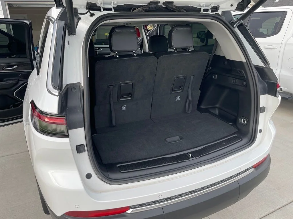 Used 2022 Bright White Clearcoat Jeep Limited image 7