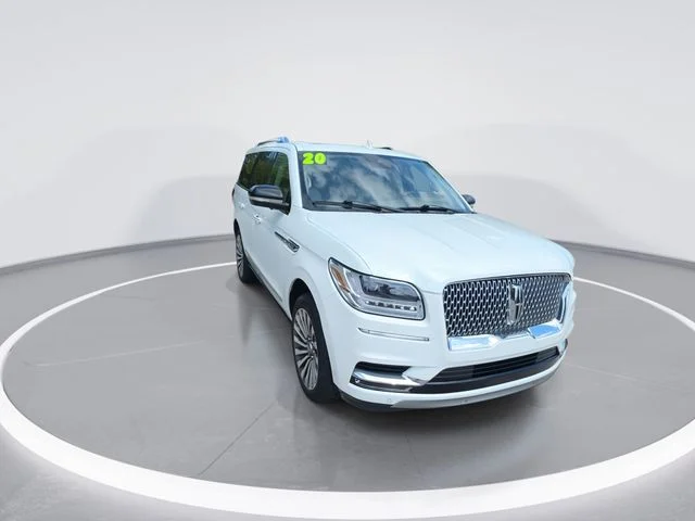 Used 2020 White Lincoln Reserve image 2