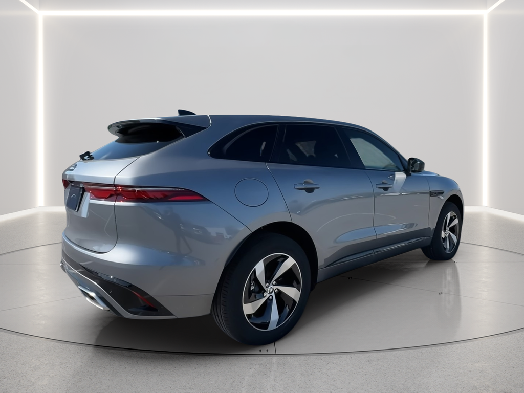 Used 2025  Jaguar P400 R-Dynamic S image 5