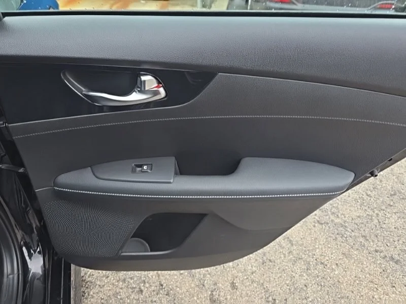 Used 2023 Black Kia GT-Line image 30