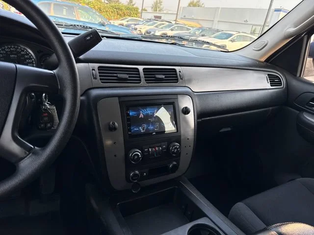 Used 2009 Summit White Chevrolet Commercial image 21