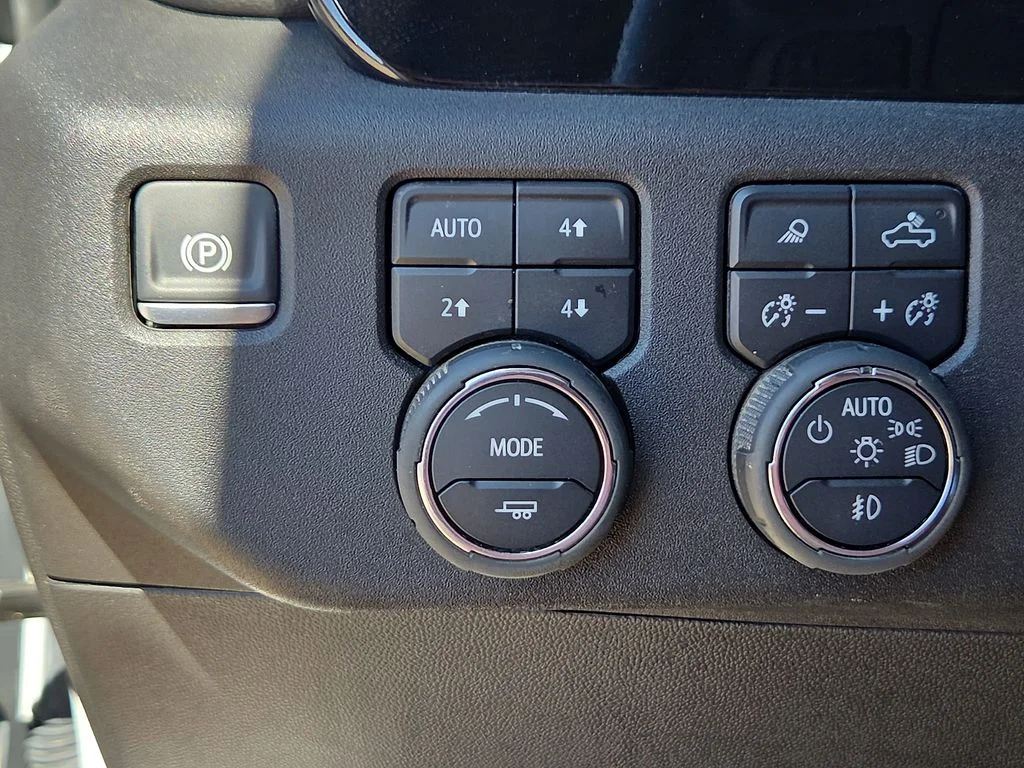 Used 2025 White Chevrolet LTZ image 20