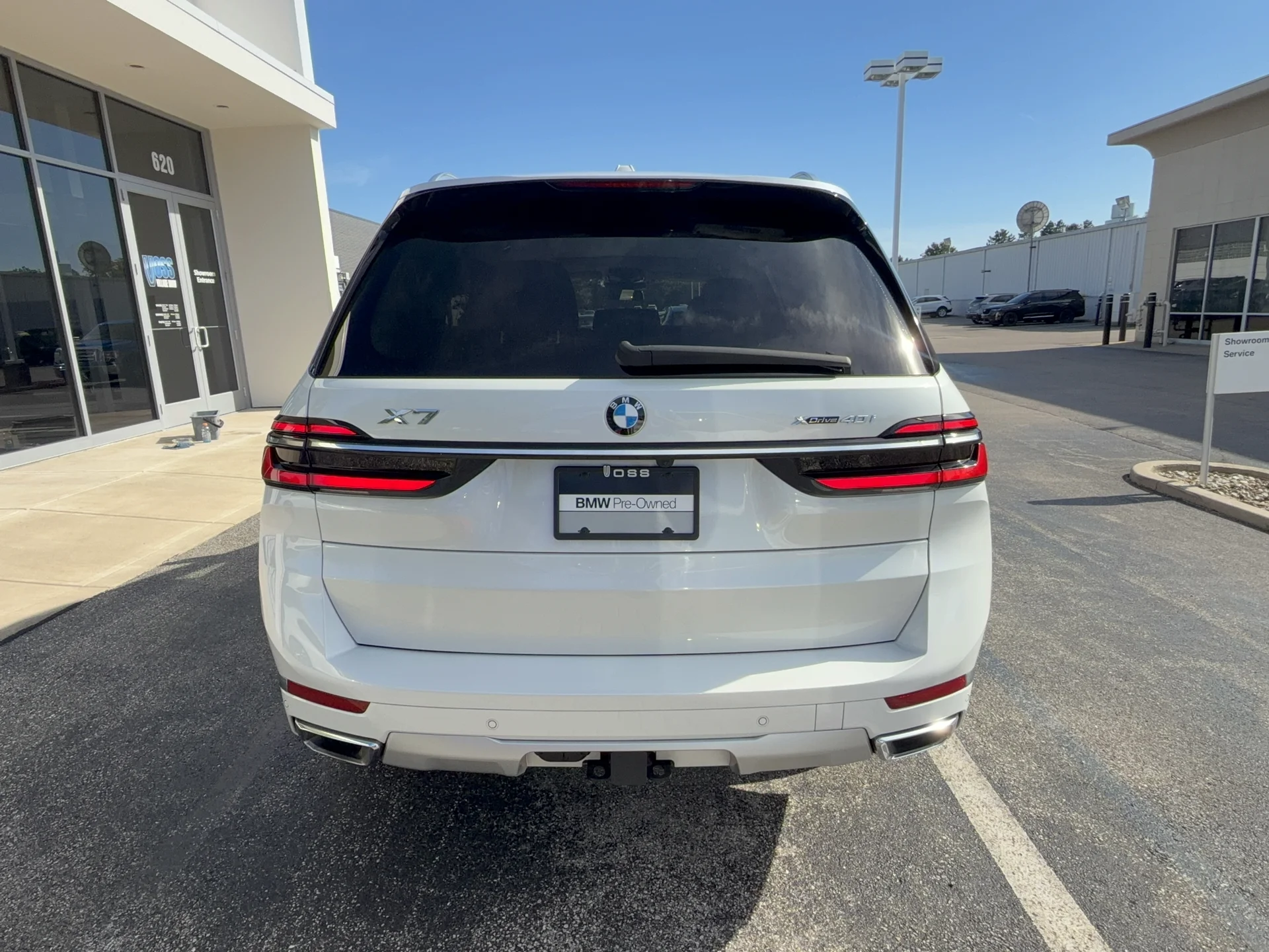 Used 2023 Alpine White BMW xDrive40i image 4