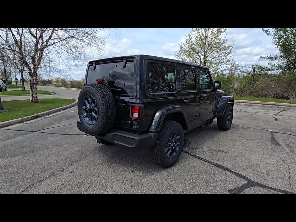 New 2026 Black Clear-Coat Exterior Paint Jeep 85th Anniversary Edition image 7