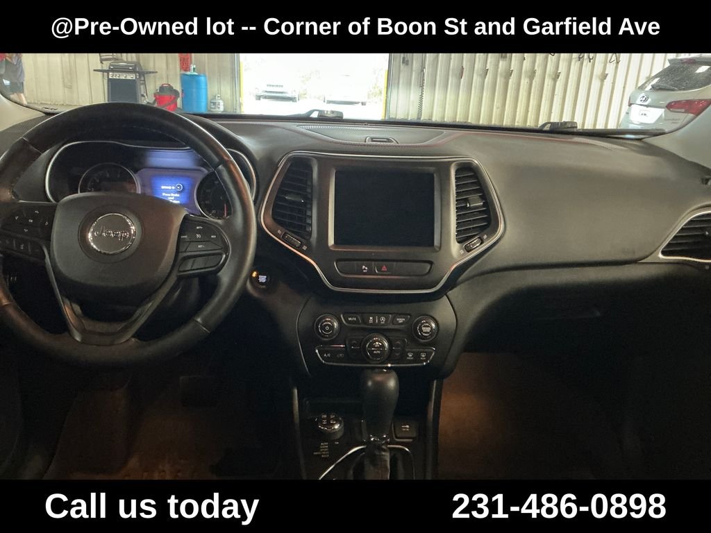 Used 2019 Red Jeep Trailhawk image 17