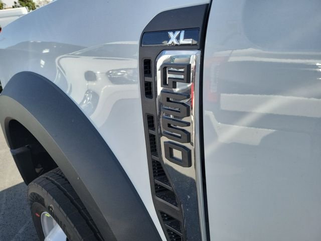 New 2026 Oxford White Ford F-550® XL image 21