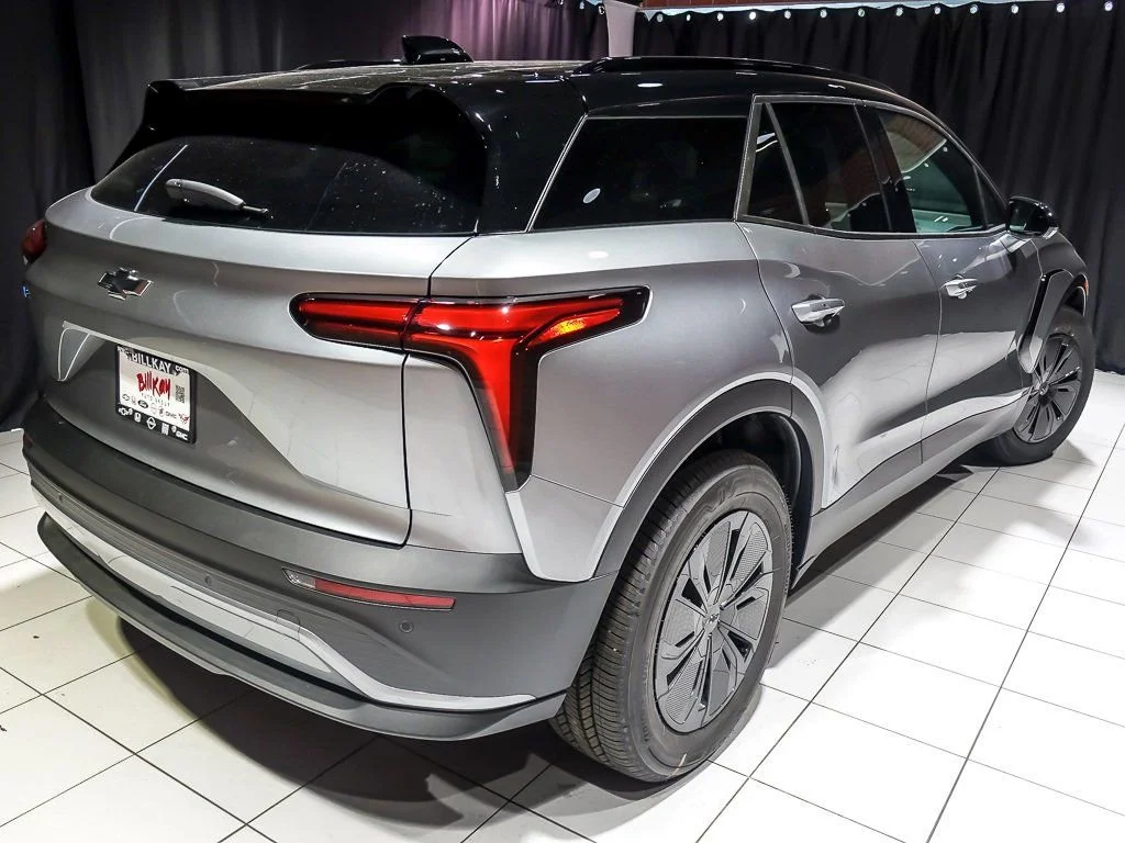New 2025 Sterling Gray Metallic Chevrolet LT image 10