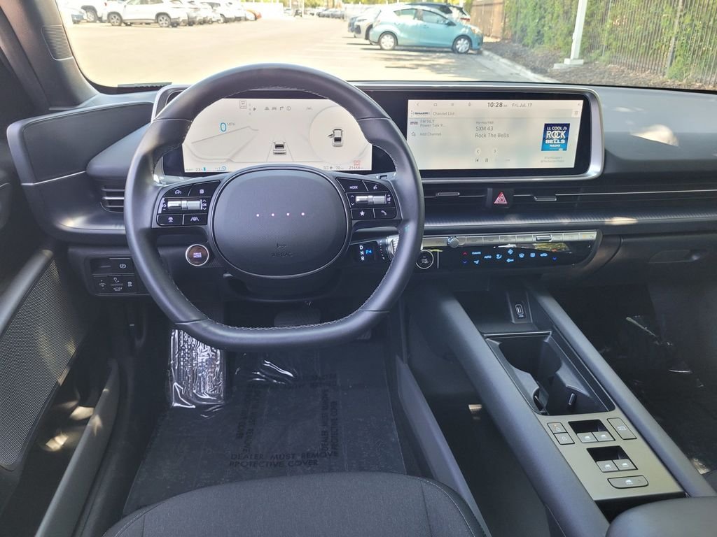 Used 2024 White Hyundai SE image 19