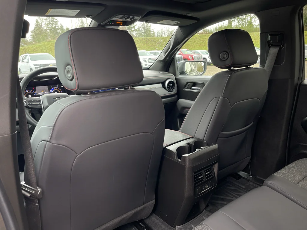 Used 2024 Black Chevrolet Z71 image 30