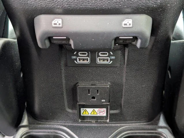 Used 2021 Snazzberry Pearlcoat Jeep Overland image 27