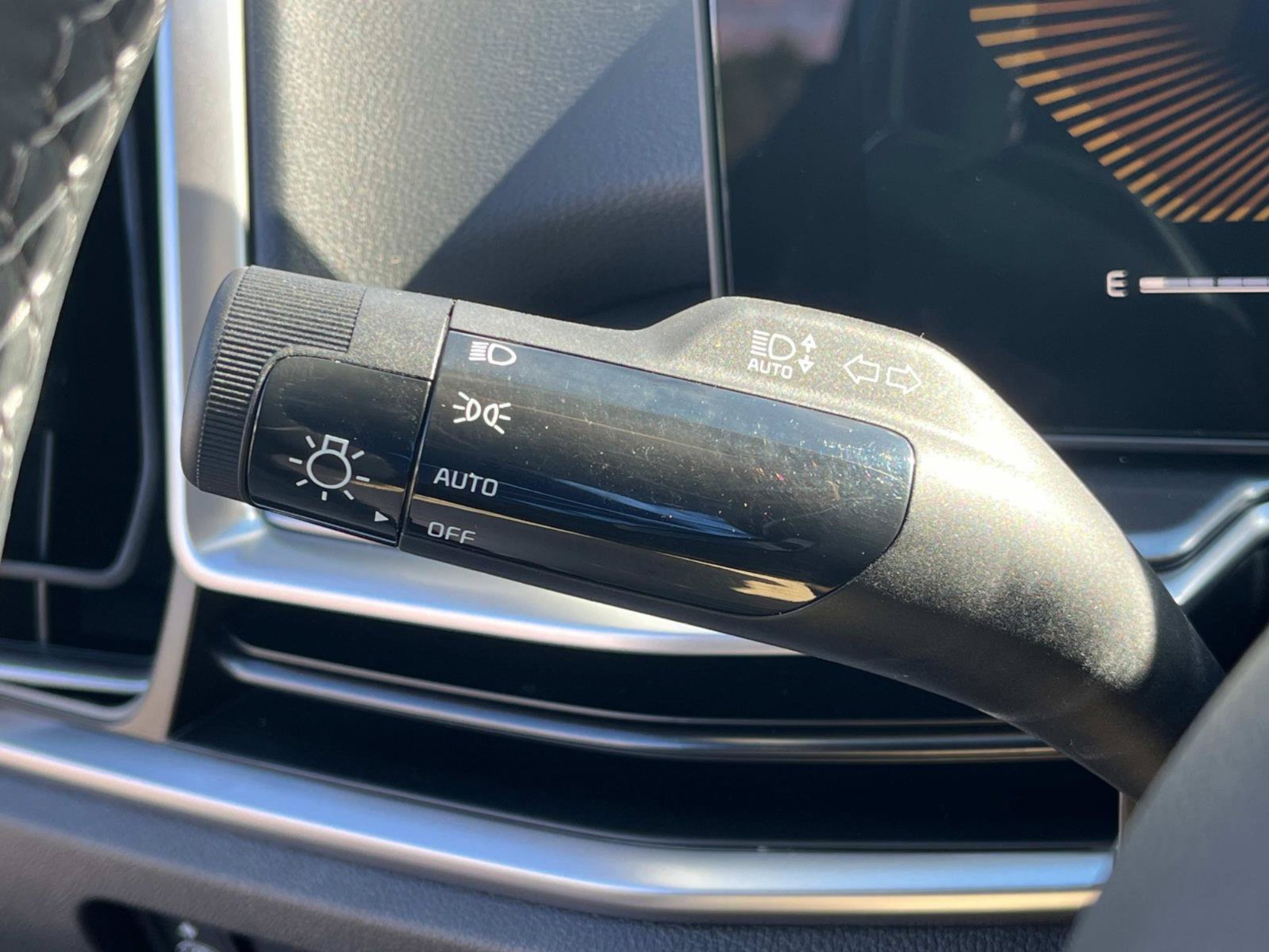 2025 Kia Sorento S - Photo 30