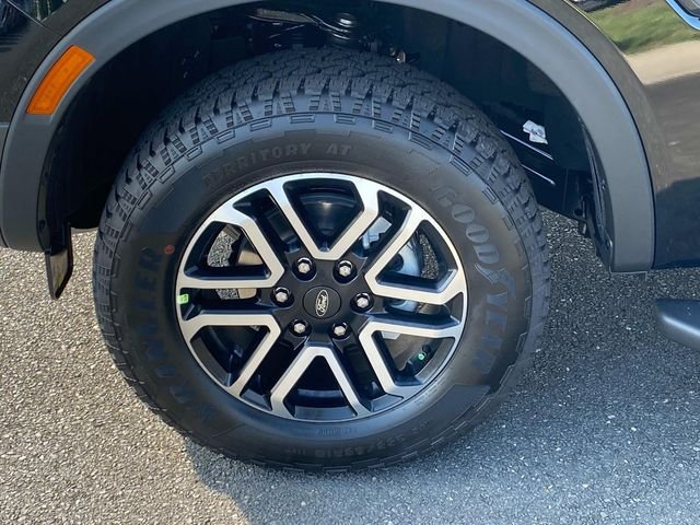 New 2026 Black Ford Lariat image 5