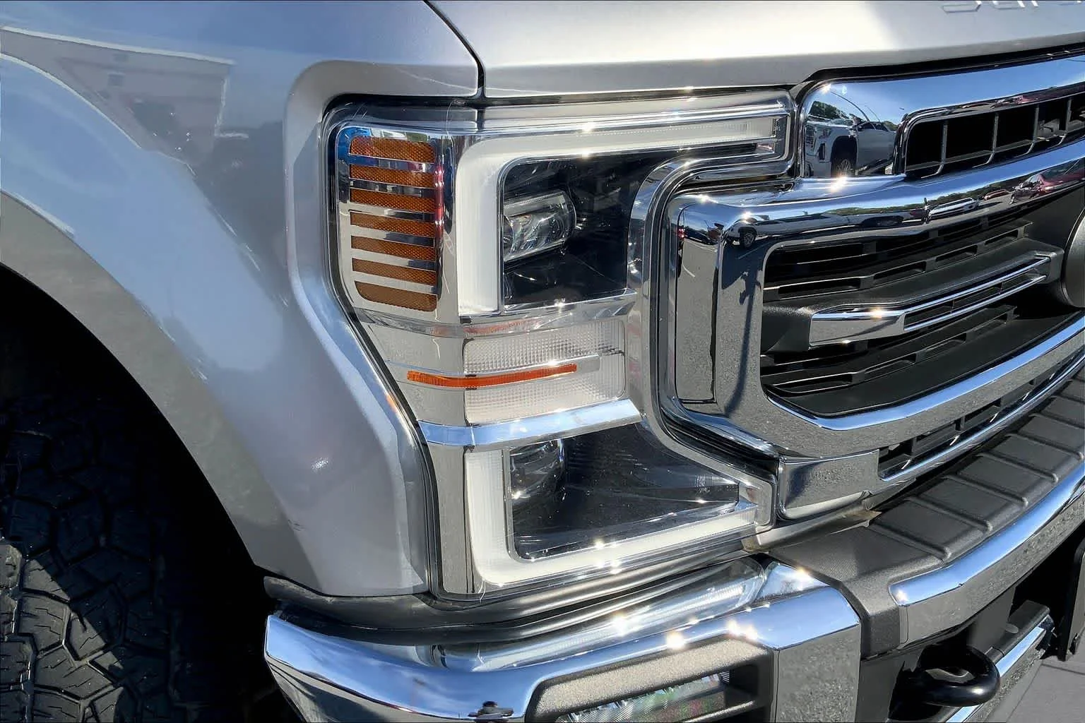 Used 2020 Iconic Silver Metallic Ford LARIAT image 25