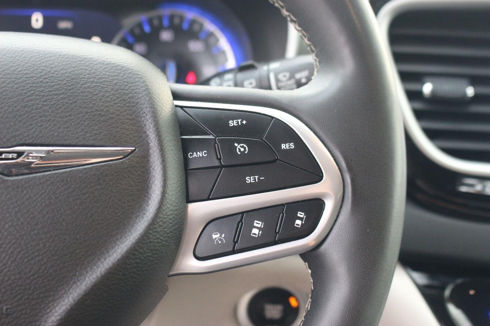 Used 2024 Silver Chrysler Touring L image 19