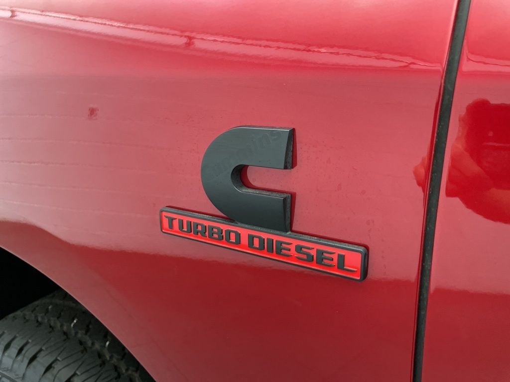 New 2026 Molten Red Pearlcoat RAM Black Express image 9