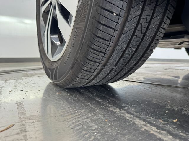 Certified Used 2024 Polar White Mercedes-Benz GLB 250 image 10