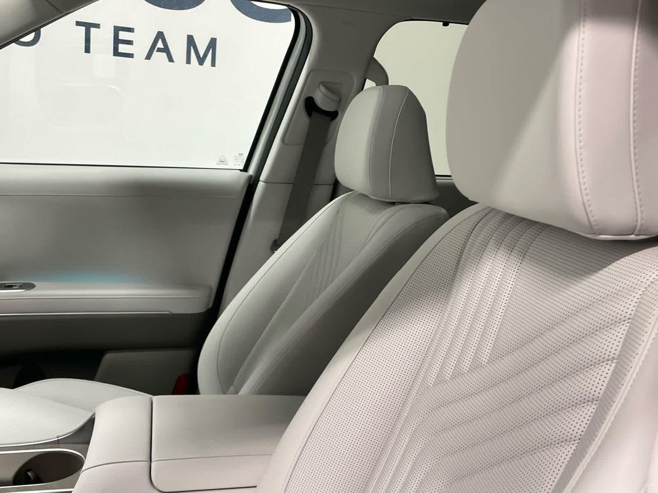 New 2026 Creamy White Pearl Hyundai SEL Premium AWD image 25
