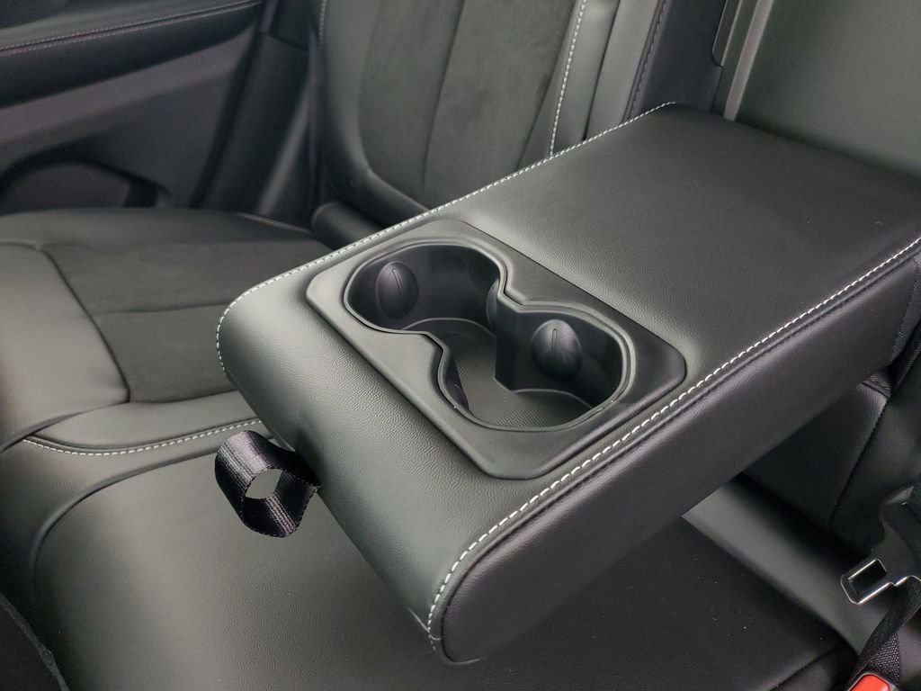 New 2026 Silver Zynith Exterior Paint Jeep Altitude image 12