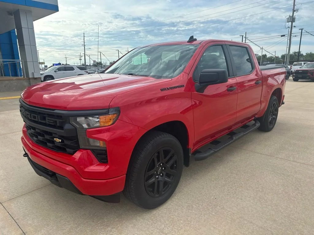 Used 2022 Red Chevrolet Custom image 23