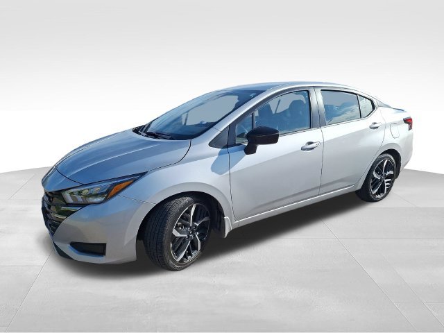 Used 2025 Silver Nissan 1.6 SR image 4