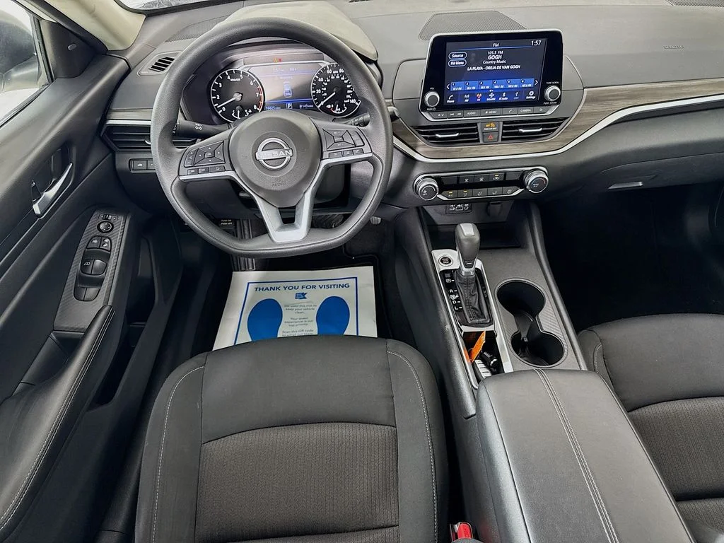 Used 2025 White Nissan 2.5 SV image 26