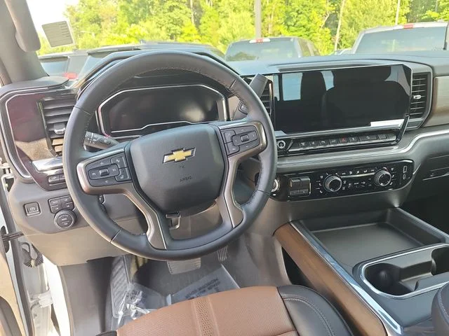 Used 2024 White Chevrolet High Country image 16