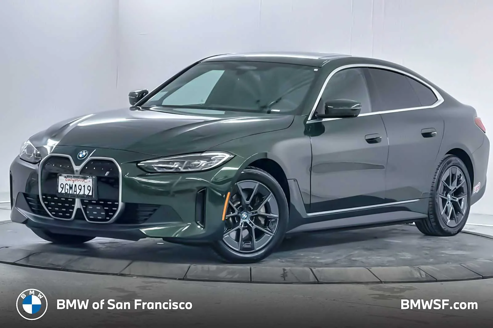 2023 BMW i4 eDrive35's photo