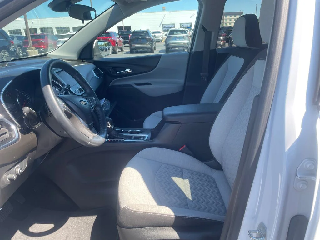 Used 2024 Summit White Chevrolet LT image 20