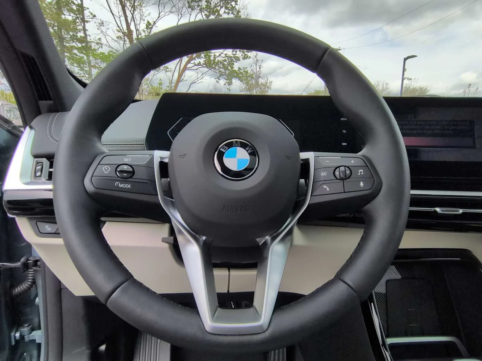New 2026 Cape York Green Metallic BMW xDrive28i image 24