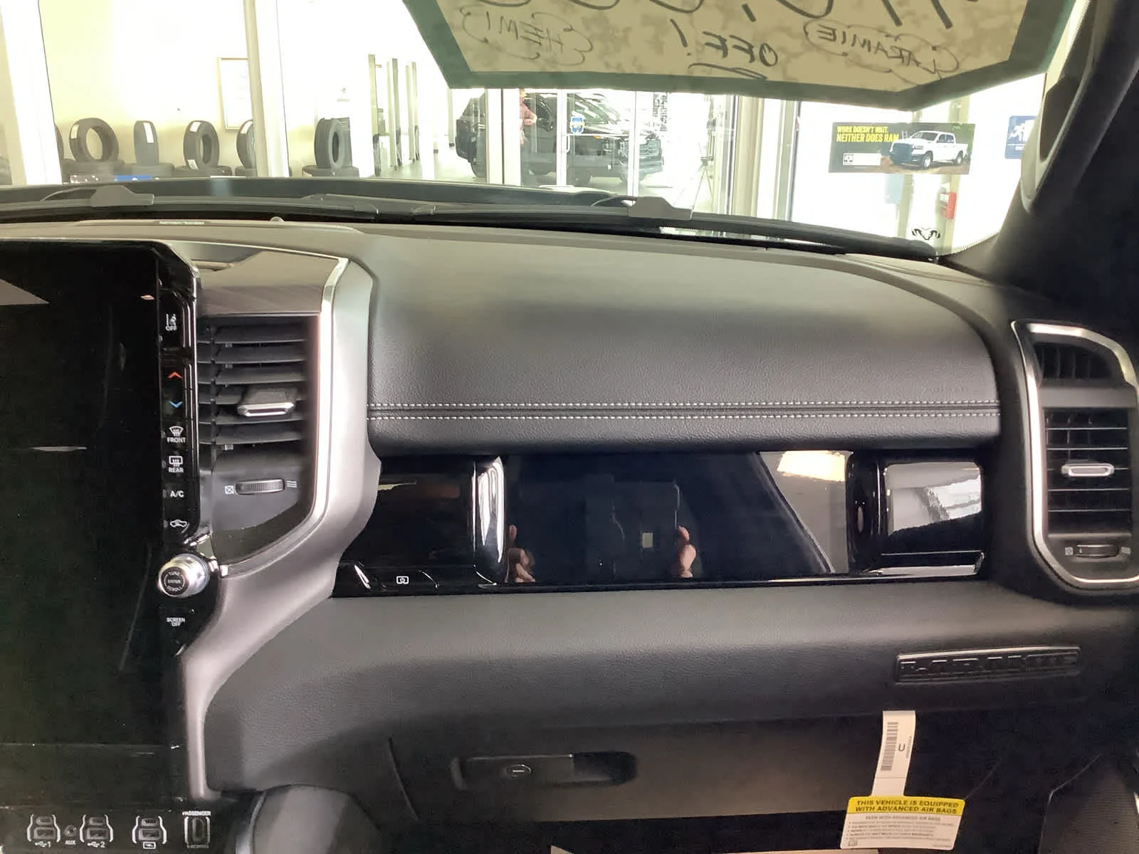 New 2026 Diamond Black Crystal Pearlcoat Ram Laramie image 9