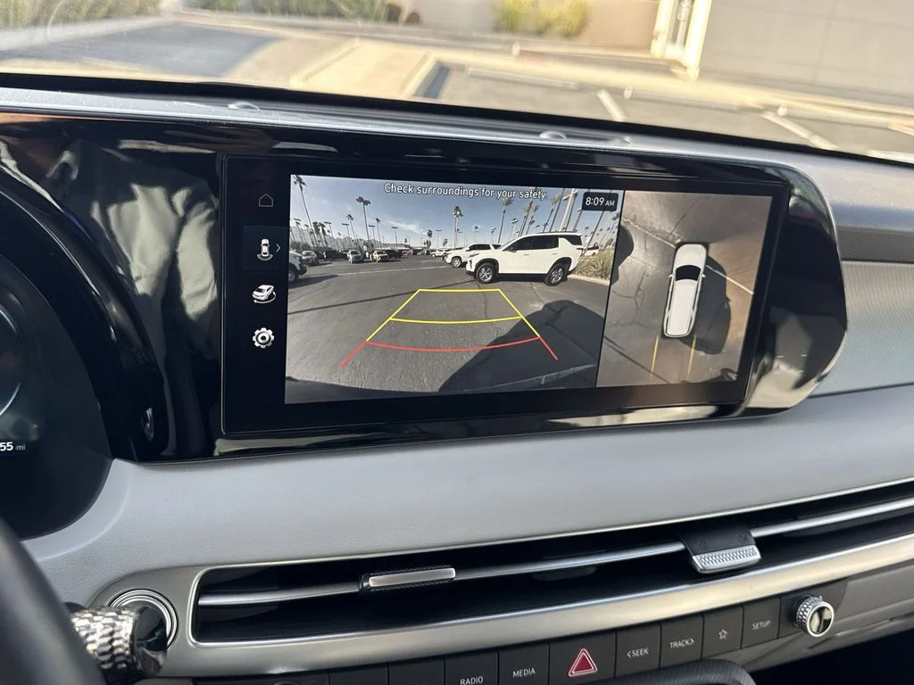Used 2023 White Hyundai SEL image 15