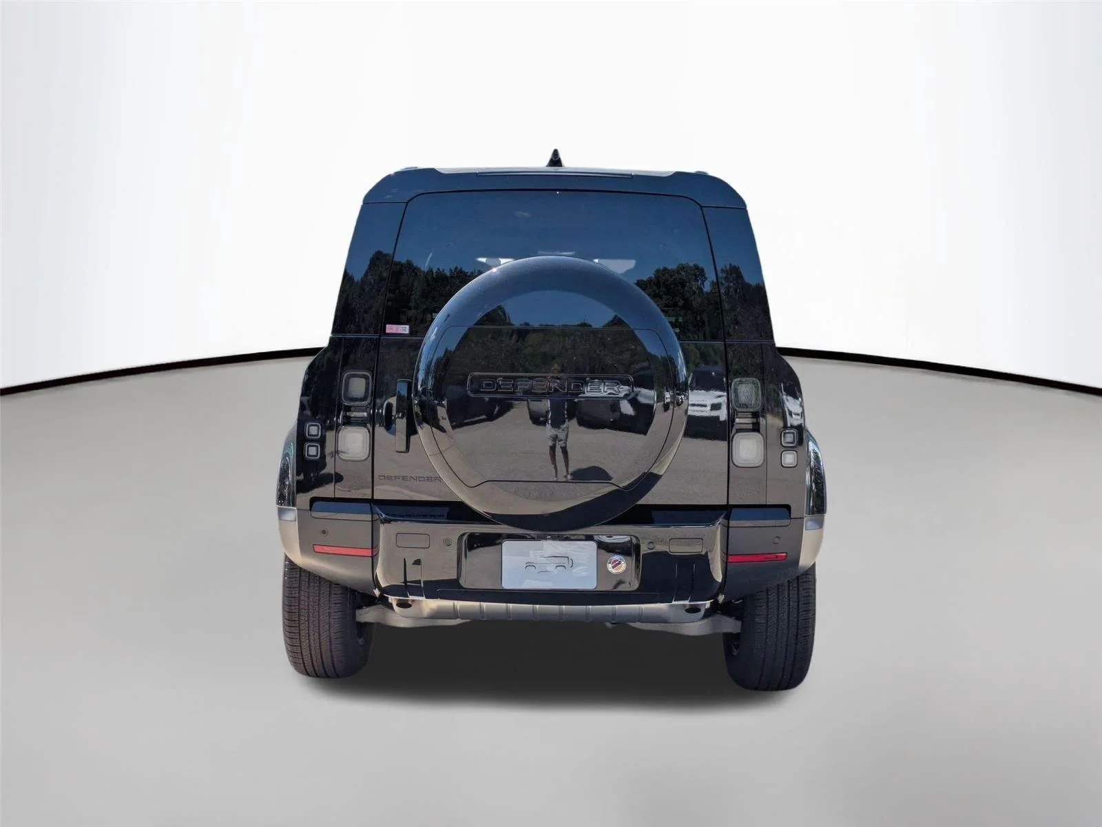 Used 2026 Santorini Black Metallic Land Rover S image 6
